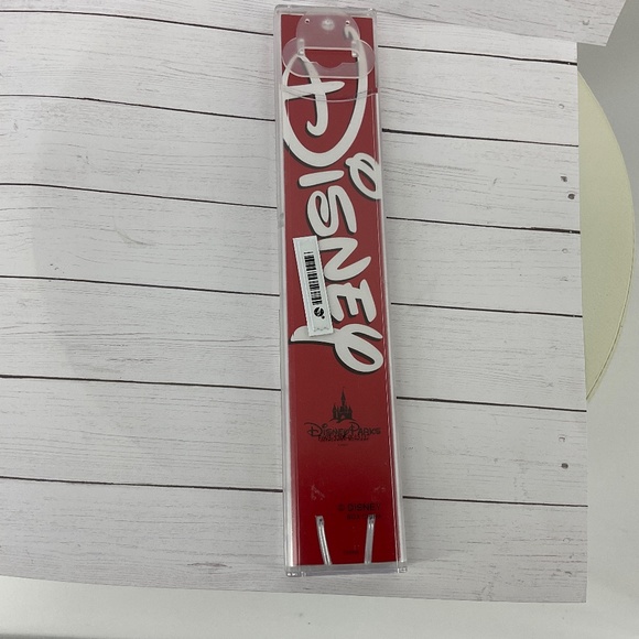 DISNEY MINNIE MOUSE WATCH WITH 3 INTERCHANCHABLE FACING IN CASE FROM DISNEY LAND - Picture 5 of 9